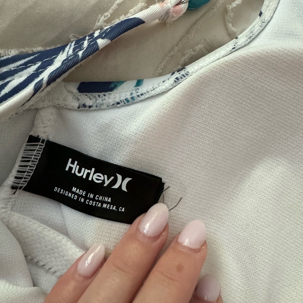 EUC Hurley low back one piece swimsuit Medium - Picture 10 of 11
